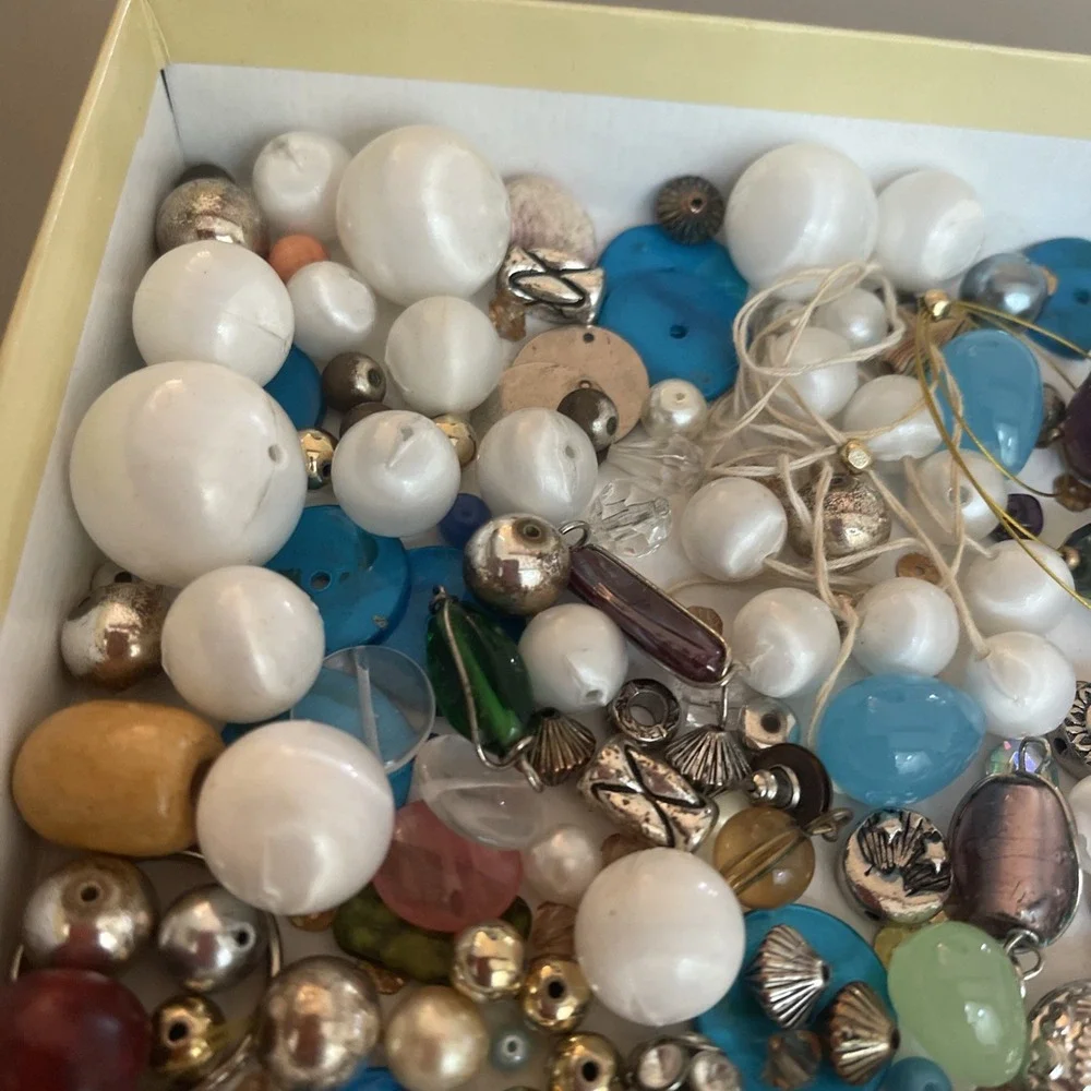 Random Mixed Lot of Beads